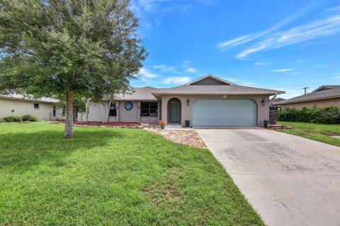 Villa ou maison à vendre à Cape Coral, Floride: 3 chambres, 167.5 m2 № 1317924 - photo 1