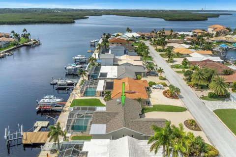 Villa ou maison à vendre à New Port Richey, Floride: 3 chambres, 177.63 m2 № 1317326 - photo 6