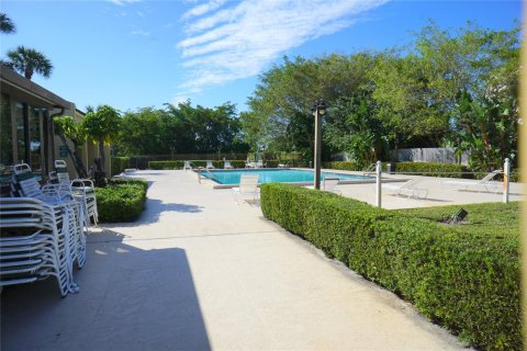 Copropriété à vendre à West Palm Beach, Floride: 2 chambres, 111.48 m2 № 970363 - photo 19