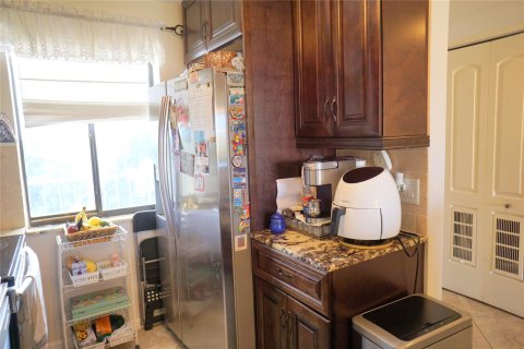 Condo in West Palm Beach, Florida, 2 bedrooms  № 970363 - photo 8