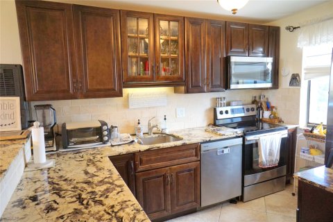 Condo in West Palm Beach, Florida, 2 bedrooms  № 970363 - photo 13