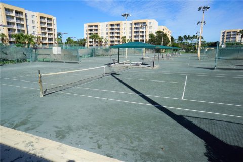 Condo in West Palm Beach, Florida, 2 bedrooms  № 970363 - photo 17