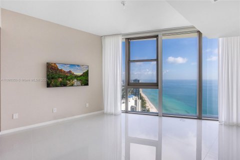 Copropriété à louer à Sunny Isles Beach, Floride: 4 chambres, 376.25 m2 № 1351 - photo 18