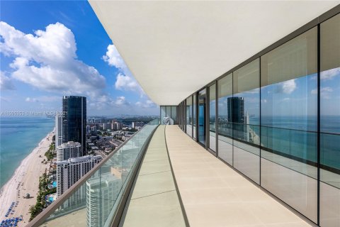 Copropriété à louer à Sunny Isles Beach, Floride: 4 chambres, 376.25 m2 № 1351 - photo 9