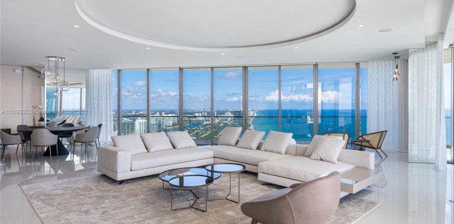 Condo in Sunny Isles Beach, Florida, 4 bedrooms  № 1351