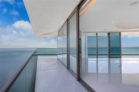 Copropriété à louer à Sunny Isles Beach, Floride: 4 chambres, 376.25 m2 № 1351 - photo 5