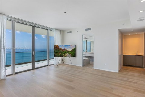 Copropriété à louer à Sunny Isles Beach, Floride: 4 chambres, 376.25 m2 № 1351 - photo 15