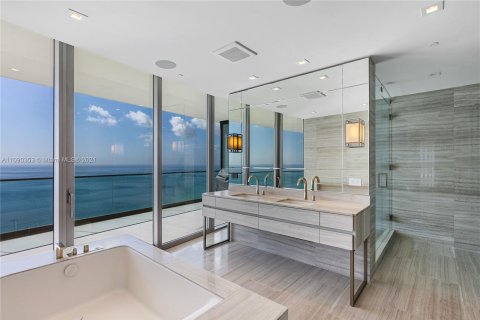 Copropriété à louer à Sunny Isles Beach, Floride: 4 chambres, 376.25 m2 № 1351 - photo 16