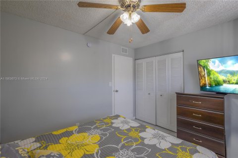 Condominio en venta en Lauderdale Lakes, Florida, 2 dormitorios, 89.19 m2 № 1098540 - foto 13