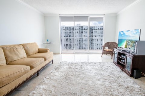 Condo in Aventura, Florida, 1 bedroom  № 1368843 - photo 4