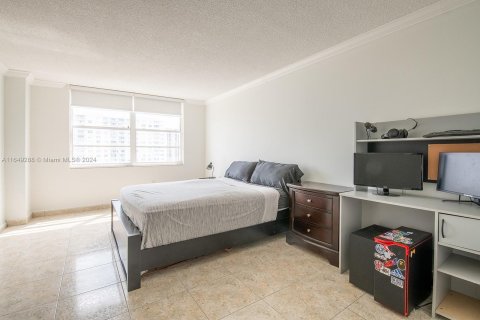 Condo in Aventura, Florida, 1 bedroom  № 1368843 - photo 16