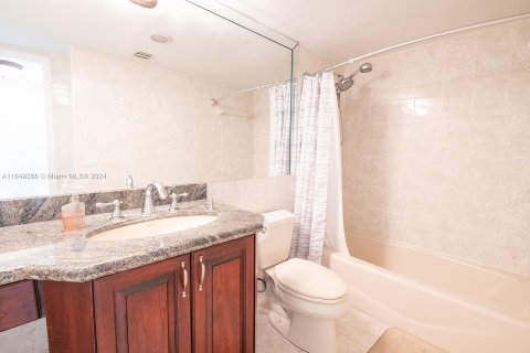 Condo in Aventura, Florida, 1 bedroom  № 1368843 - photo 21