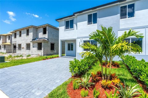 Touwnhouse à vendre à Homestead, Floride: 5 chambres № 1368793 - photo 7