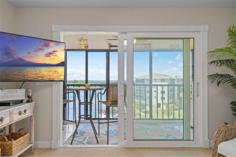 Condominio en venta en Port Richey, Florida, 2 dormitorios, 95.22 m2 № 987842 - foto 18