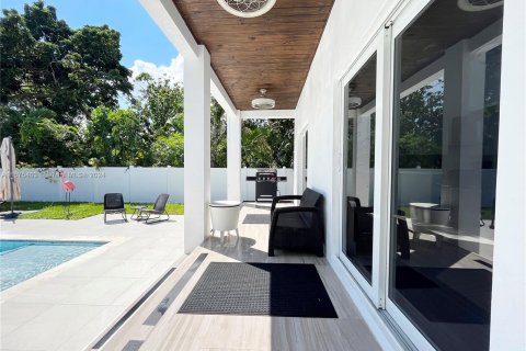 Villa ou maison à vendre à Biscayne Park, Floride: 4 chambres, 263.66 m2 № 1141026 - photo 24