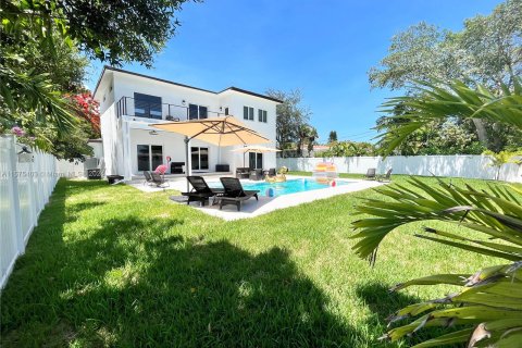 Casa en venta en Biscayne Park, Florida, 4 dormitorios, 263.66 m2 № 1141026 - foto 29