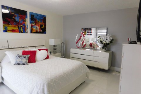 Copropriété à vendre à Hialeah, Floride: 3 chambres, 112.6 m2 № 1140975 - photo 26