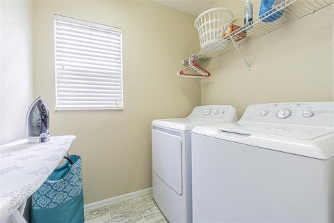 Condo in Riverview, Florida, 4 bedrooms  № 1393426 - photo 18