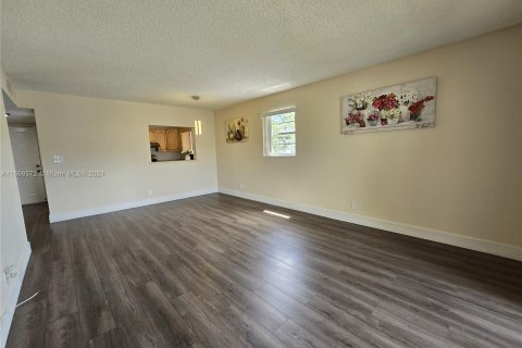 Condo in Coral Springs, Florida, 2 bedrooms  № 1386287 - photo 3