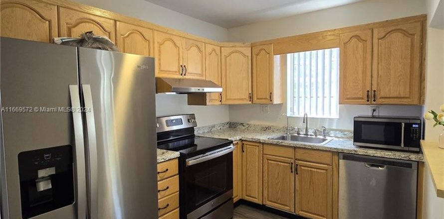 Condo in Coral Springs, Florida, 2 bedrooms  № 1386287