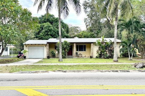 Casa en venta en Miami, Florida, 3 dormitorios, 97.36 m2 № 1418791 - foto 1