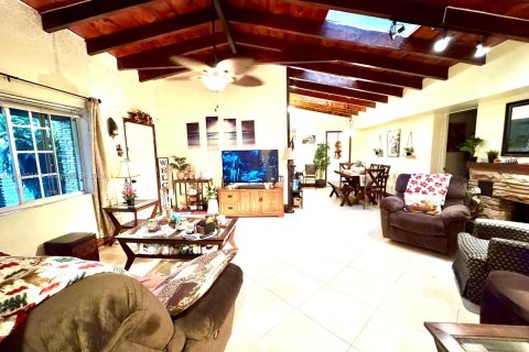 Casa en venta en Miami, Florida, 3 dormitorios, 97.36 m2 № 1418791 - foto 8