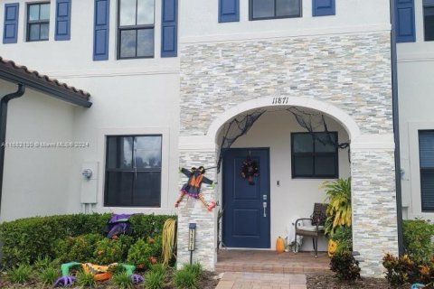 Townhouse in Homestead, Florida 3 bedrooms, 137.77 sq.m. № 1419804 - photo 1