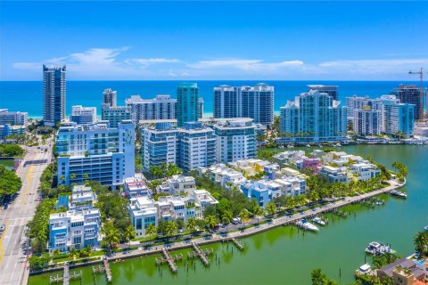 Touwnhouse à vendre à Miami Beach, Floride: 4 chambres, 347.55 m2 № 983624 - photo 20