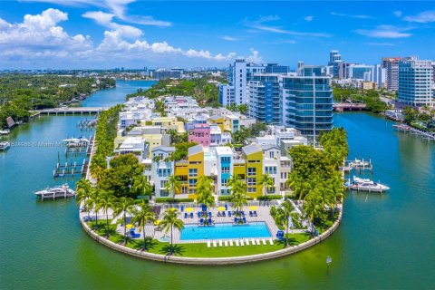 Купить таунхаус в Майами-Бич, Флорида 4 спальни, 347.55м2, № 983624 - фото 19