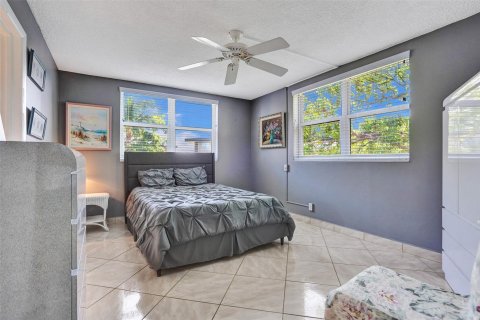 Condo in Lauderdale Lakes, Florida, 2 bedrooms  № 1208058 - photo 17