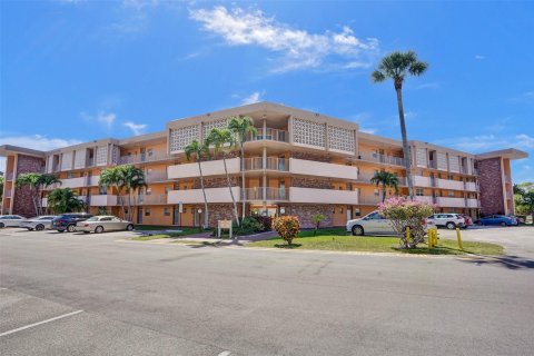 Condo in Lauderdale Lakes, Florida, 2 bedrooms  № 1208058 - photo 3