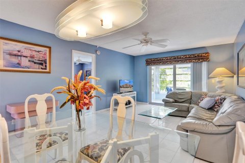 Condo in Lauderdale Lakes, Florida, 2 bedrooms  № 1208058 - photo 10