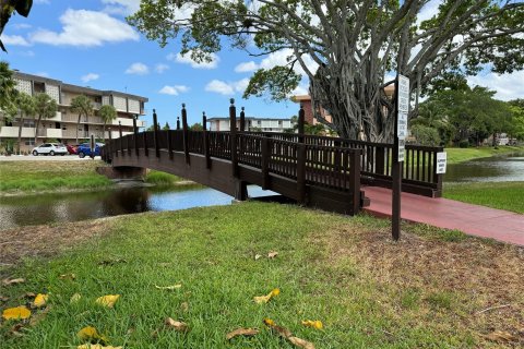 Condo in Lauderdale Lakes, Florida, 2 bedrooms  № 1208058 - photo 19