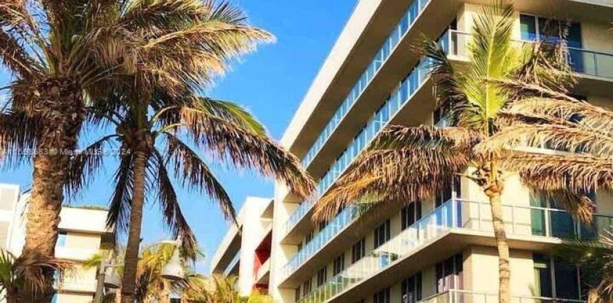 Condominio en Hollywood, Florida, 1 dormitorio  № 1207161