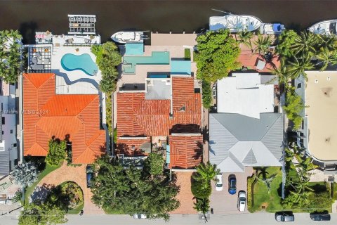 Casa en venta en Fort Lauderdale, Florida, 4 dormitorios, 341.23 m2 № 1207033 - foto 4