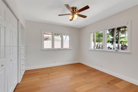 House in Fort Lauderdale, Florida 4 bedrooms, 341.23 sq.m. № 1207033 - photo 23