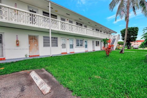 Condominio en venta en Miami Gardens, Florida, 1 dormitorio, 66.43 m2 № 1401681 - foto 3