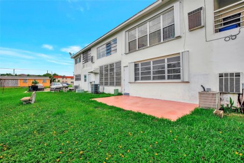 Condo in Miami Gardens, Florida, 1 bedroom  № 1401681 - photo 27