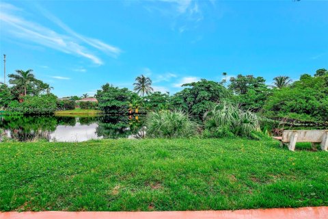 Condo in Miami Gardens, Florida, 1 bedroom  № 1401681 - photo 28