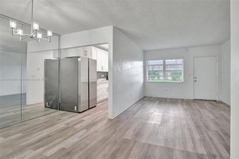 Condominio en venta en Miami Gardens, Florida, 1 dormitorio, 66.43 m2 № 1401681 - foto 12