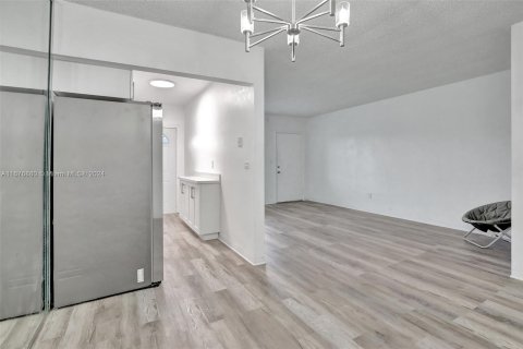 Copropriété à vendre à Miami Gardens, Floride: 1 chambre, 66.43 m2 № 1401681 - photo 13