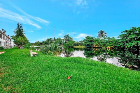 Condo in Miami Gardens, Florida, 1 bedroom  № 1401681 - photo 24