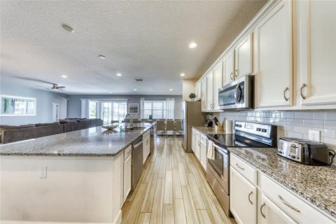 Casa en venta en Davenport, Florida, 14 dormitorios, 578.13 m2 № 1250081 - foto 14