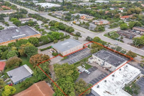 Commercial property in Coral Springs, Florida № 496943 - photo 13