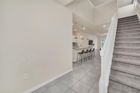 Casa en venta en Davenport, Florida, 7 dormitorios, 293.01 m2 № 1312011 - foto 4