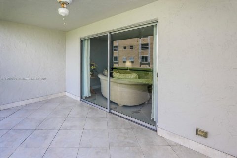 Copropriété à vendre à Dania Beach, Floride: 2 chambres, 110.55 m2 № 1222940 - photo 27