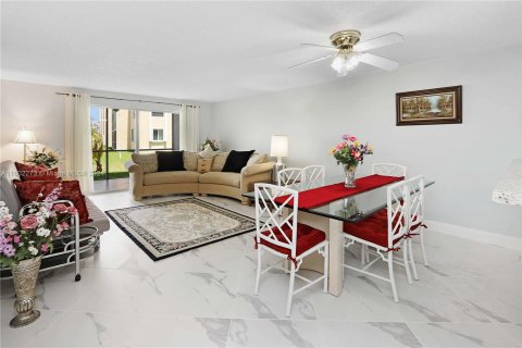 Copropriété à vendre à Dania Beach, Floride: 2 chambres, 110.55 m2 № 1222940 - photo 13