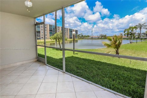 Condominio en venta en Dania Beach, Florida, 2 dormitorios, 110.55 m2 № 1222940 - foto 28