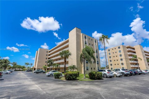 Condominio en venta en Dania Beach, Florida, 2 dormitorios, 110.55 m2 № 1222940 - foto 1