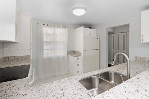 Condominio en venta en Dania Beach, Florida, 2 dormitorios, 110.55 m2 № 1222940 - foto 8